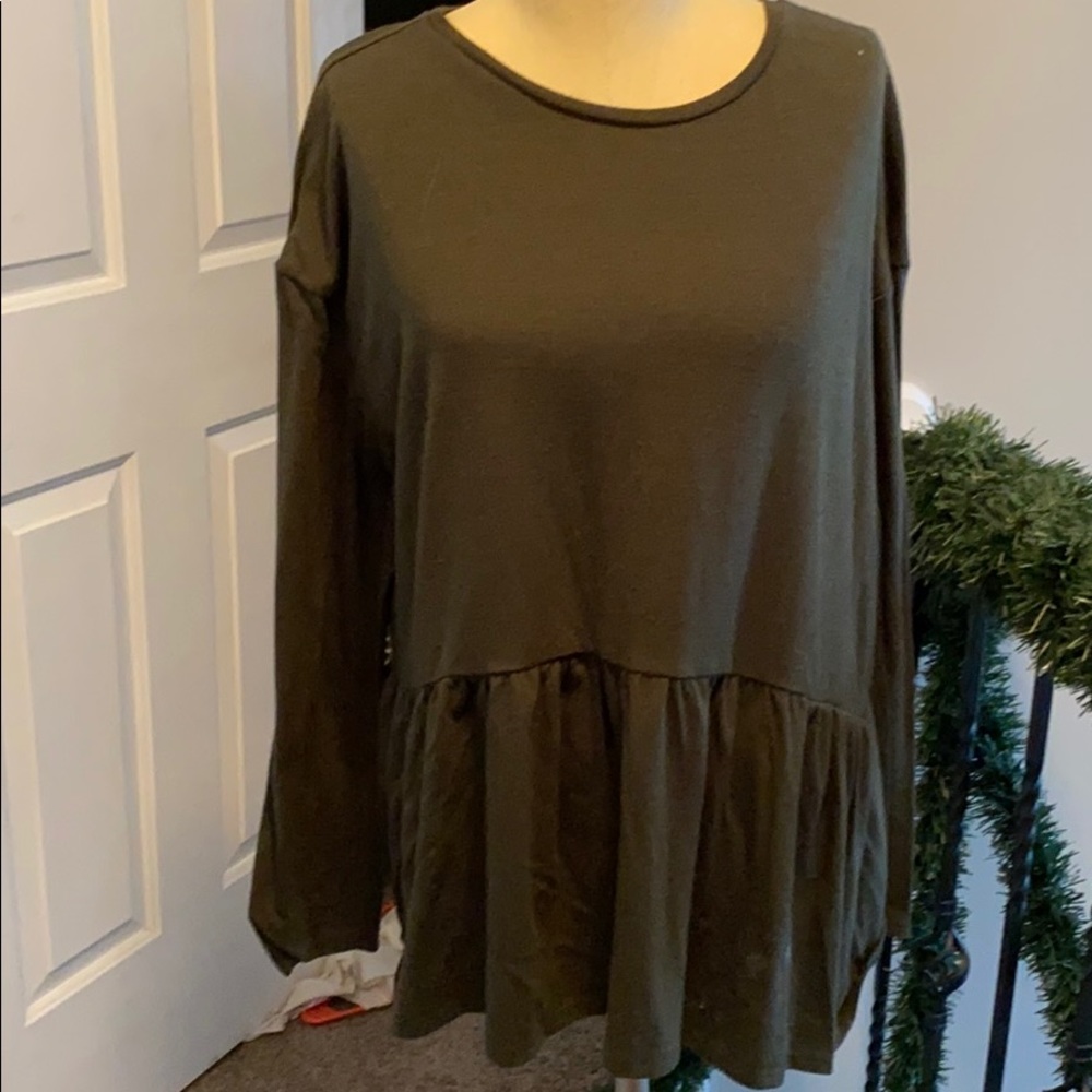 Loft Ruffle top XL T-shirt Olive Green